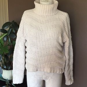 Moon & madison long sleeve cream turtleneck knit‎ sweater size medium